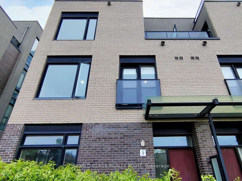4070 Parkside Village Drive #7, Mississauga, ON L5B 0K2
