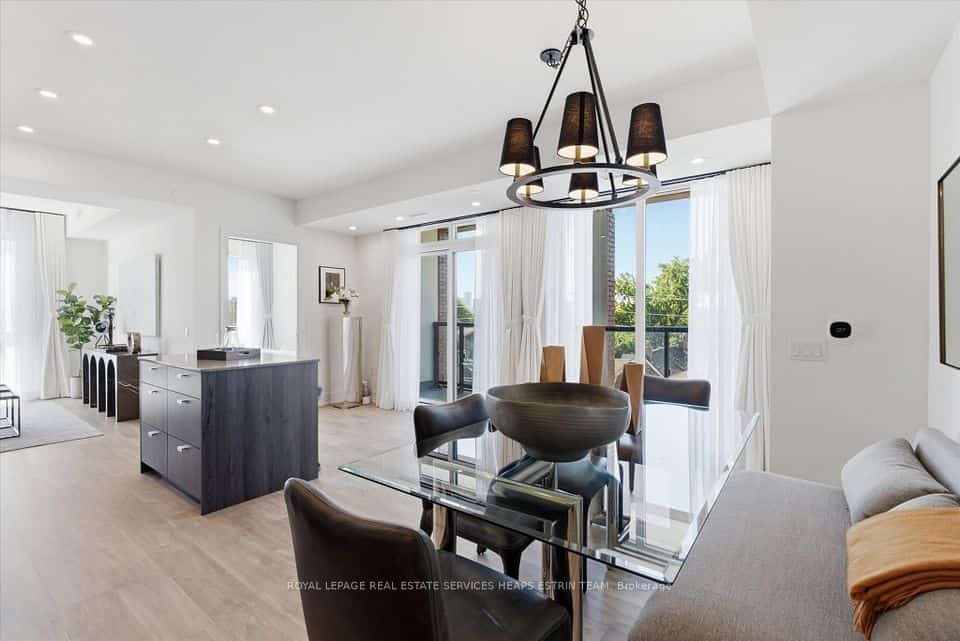 858 Dupont Street #328, Toronto, ON M6G 1Z7