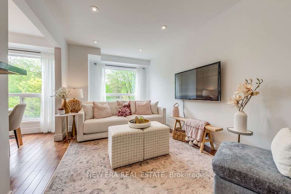 7284 Bellshire Gate #43, Mississauga, ON L5N 8E4