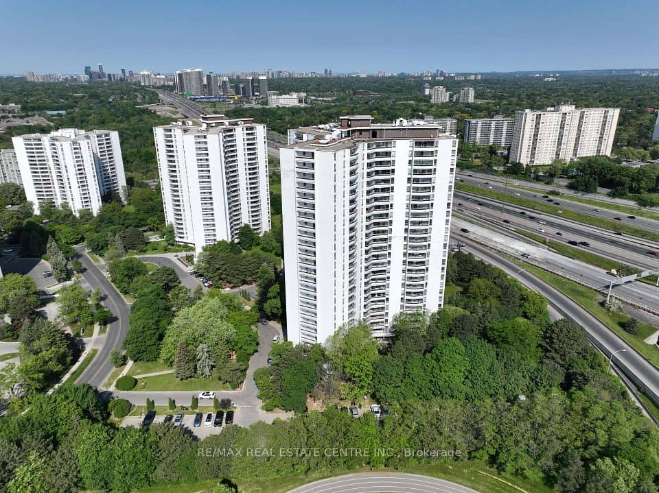 150 Graydon Hall Drive, Toronto