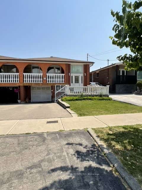 51 Seacliffe Boulevard, Toronto, ON M9L 2G7