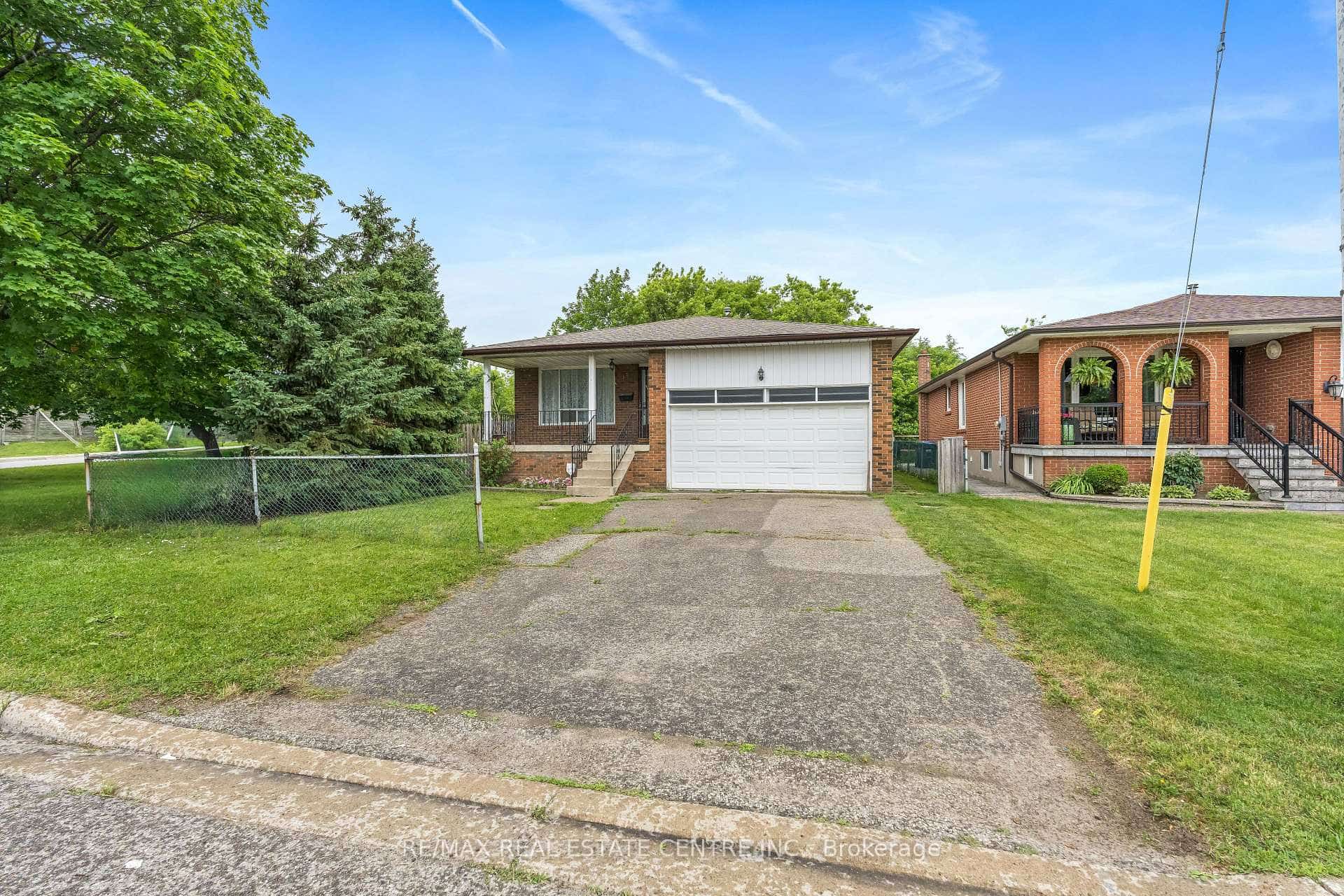 49 Hull Street, Mississauga, ON L4T 1C4