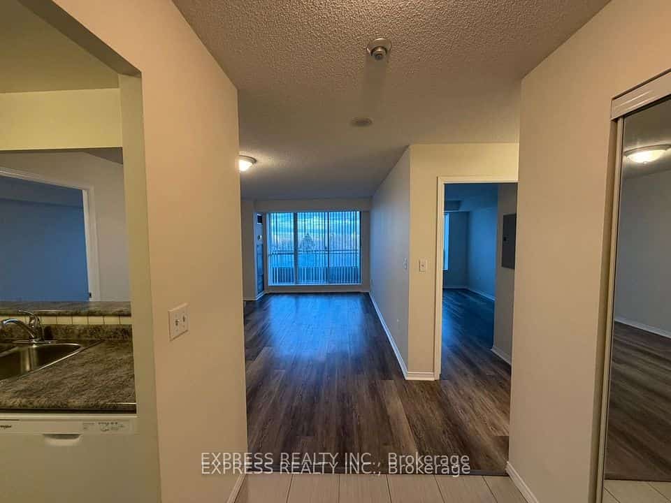 39 Pemberton Avenue #710, Toronto, ON M2M 4L6