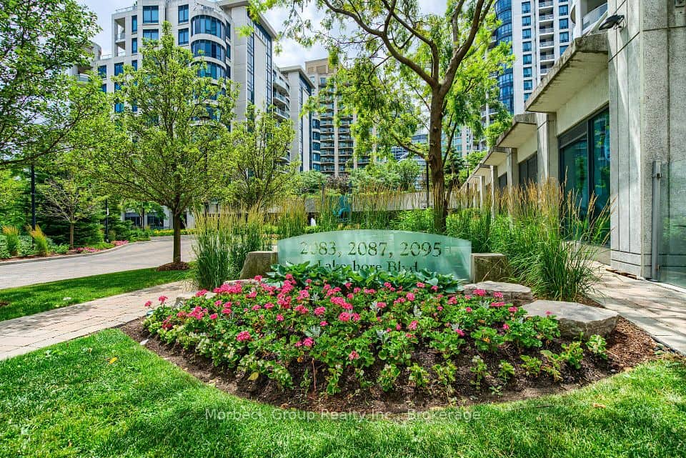 2083 Lake Shore Boulevard W, Toronto