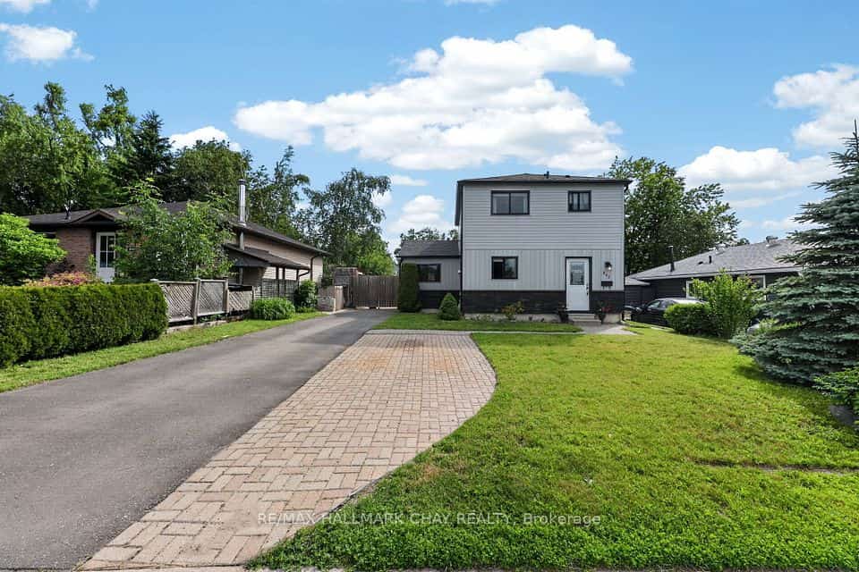 243 Letitia Street, Barrie, ON L4N 4Y7