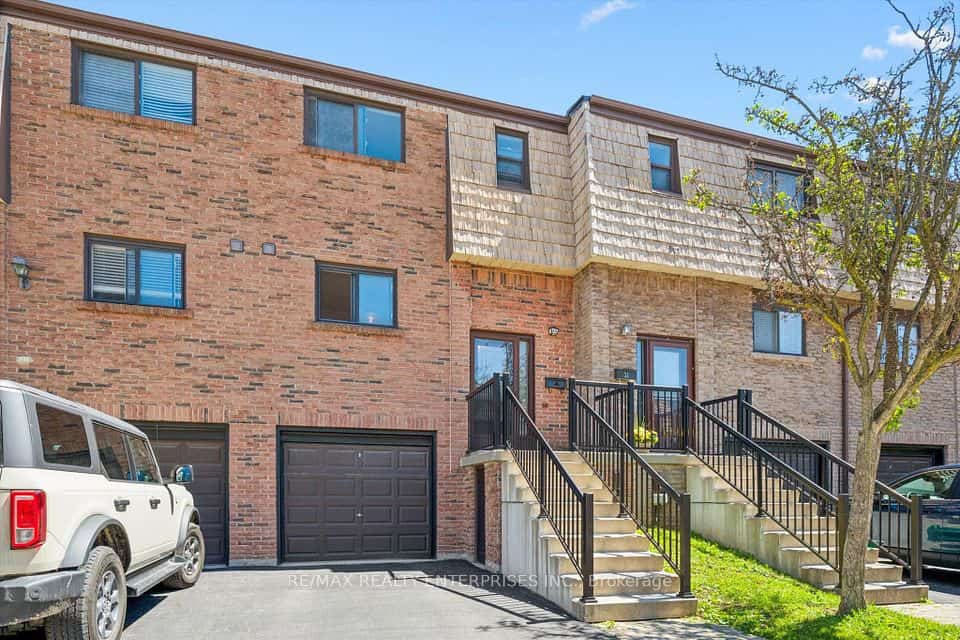 1518 Sixth Line #30, Oakville, ON L6H 2P2