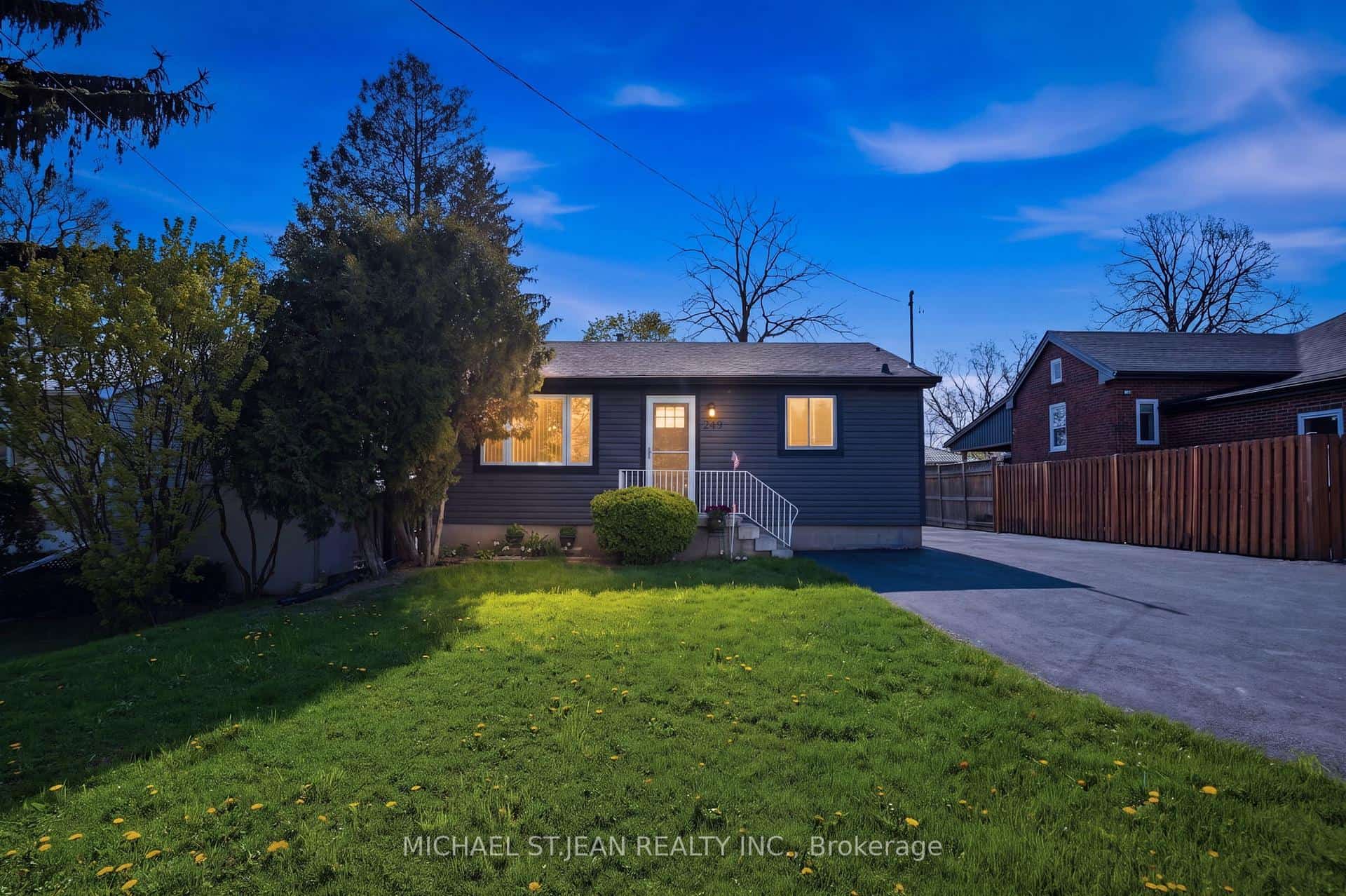 249 West 18th Street, Hamilton, ON L9C 4H1