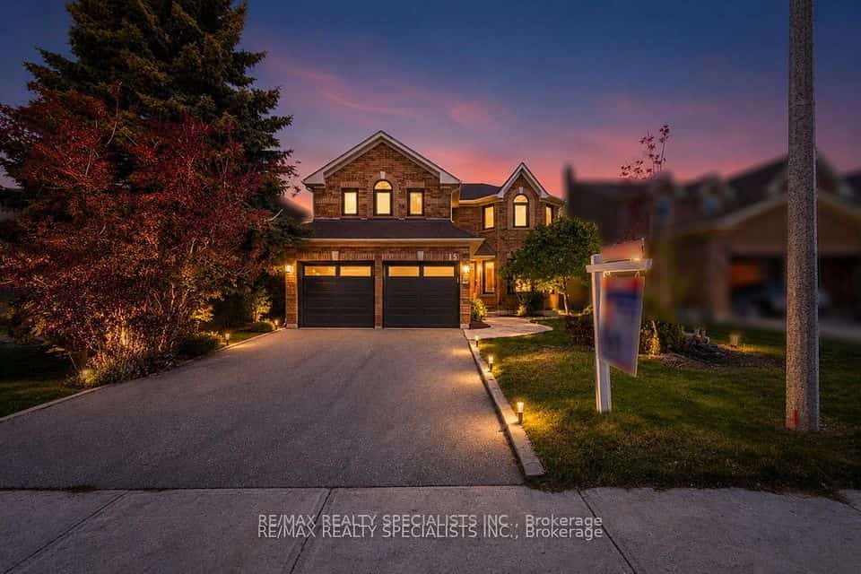 15 Eagleridge Drive, Brampton, ON L6R 1G6