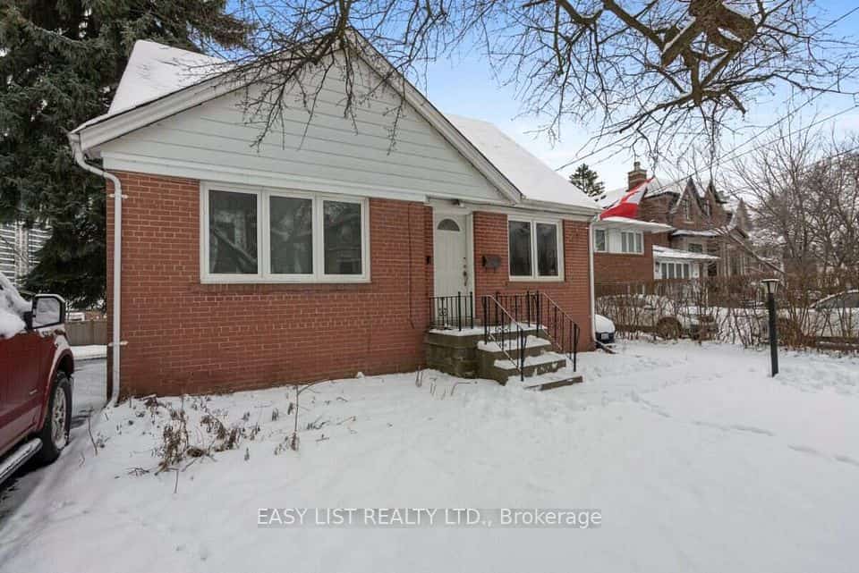 39 Churchill Avenue, Toronto, ON M2N 1Y6