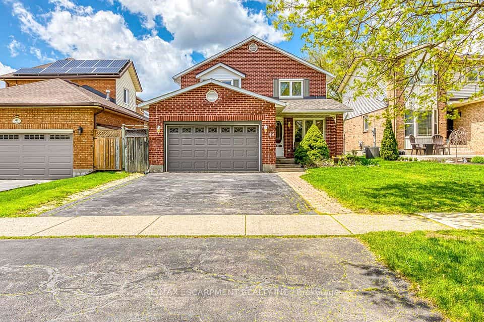 43 Niska Drive, Hamilton, ON L0R 2H3