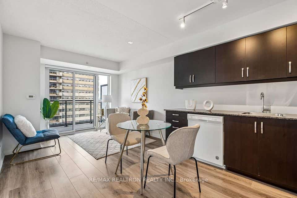 30 Meadowglen Place #1503, Toronto, ON M1G 0A6