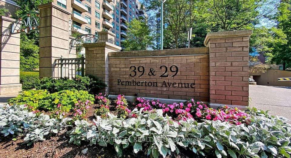 39 Pemberton Avenue #902, Toronto, ON M2M 4L6