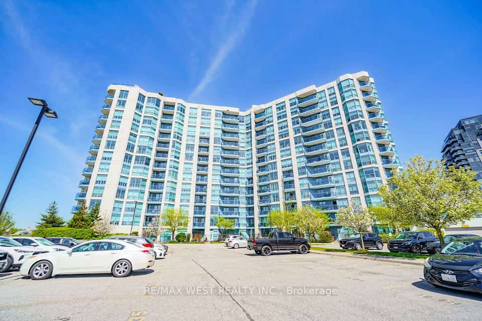 340 Watson Street W #216, Whitby, ON L1N 9G1