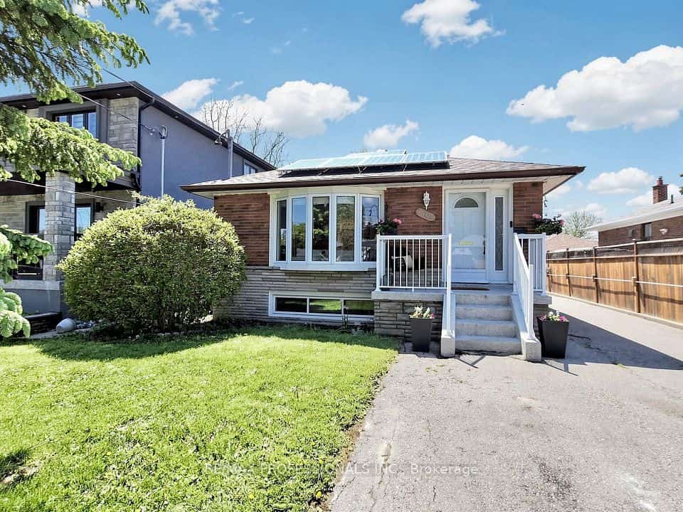 50 Elinor Avenue, Toronto, ON M1R 3H4