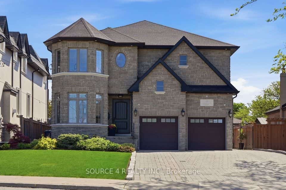 39 Amesbury Drive, Toronto, ON M6M 4H5
