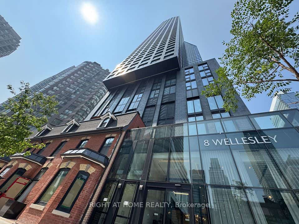 8 Wellesley Residences, Toronto