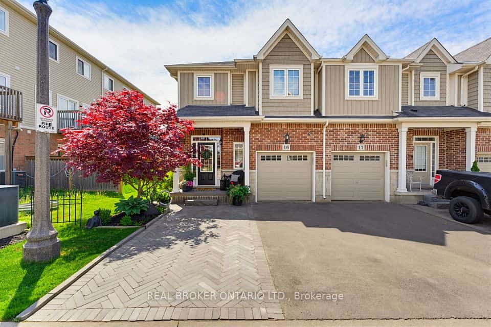100 Chester Drive #16, Cambridge, ON N1T 0C8