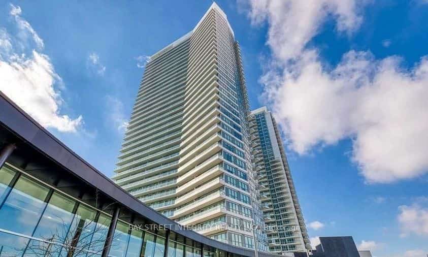 117 McMahon Drive #303, Toronto, ON M2K 0E4
