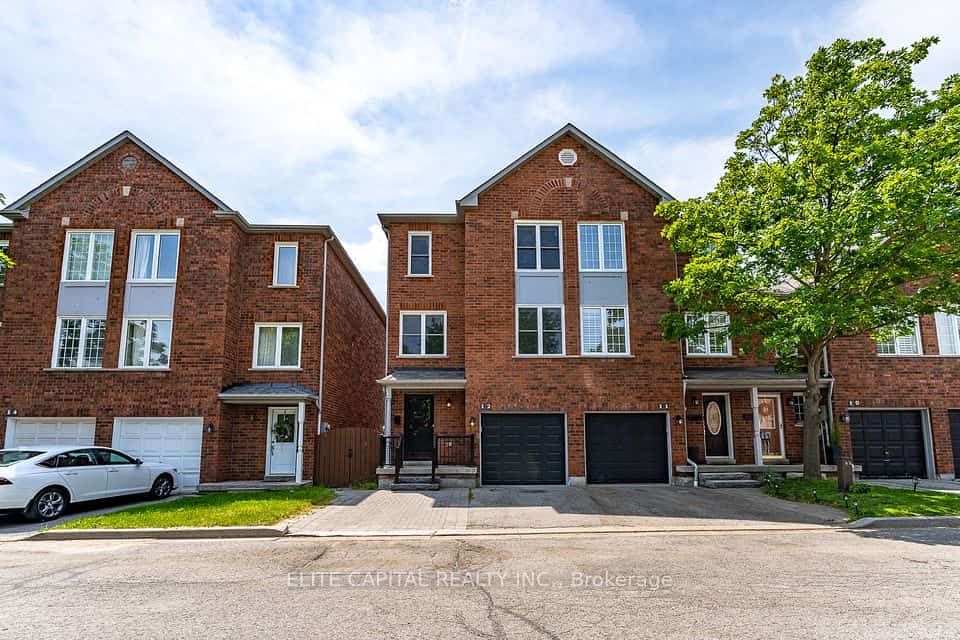 1995 Pine Grove Avenue #12, Pickering, ON L1V 6W4