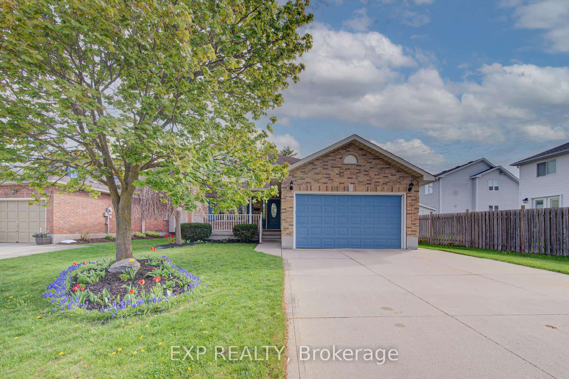 225 Dartmoor Crescent, Waterloo, ON N2K 3S9