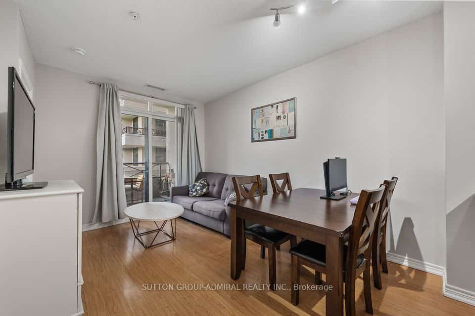9255 Jane Street #215, Vaughan, ON L6A 0K1