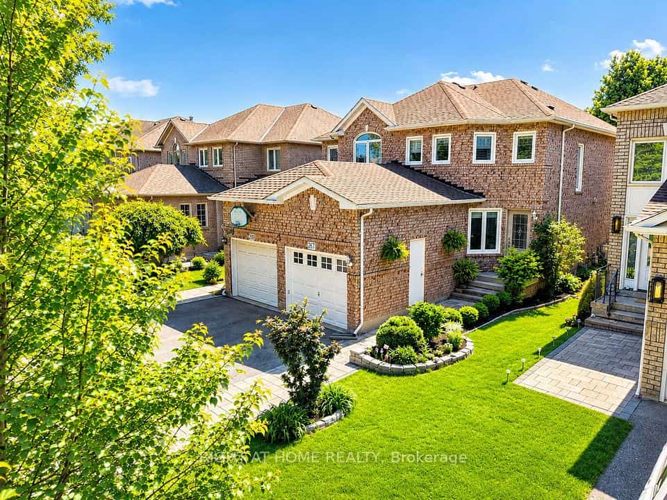 267 Pinnacle Trail, Aurora, ON L4G 7G4