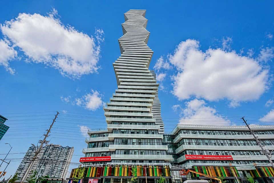 3900 Confederation Parkway #809, Mississauga, ON L5B 0M3
