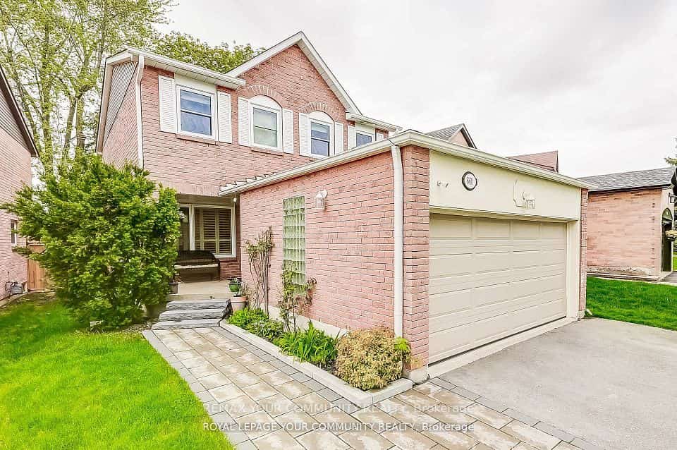 660 Foxwood Trail, Pickering, ON L1V 3X8