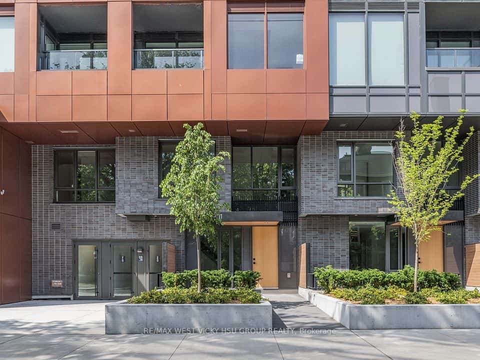 28 Eastern Avenue #TH1056, Toronto, ON M5A 0Y2