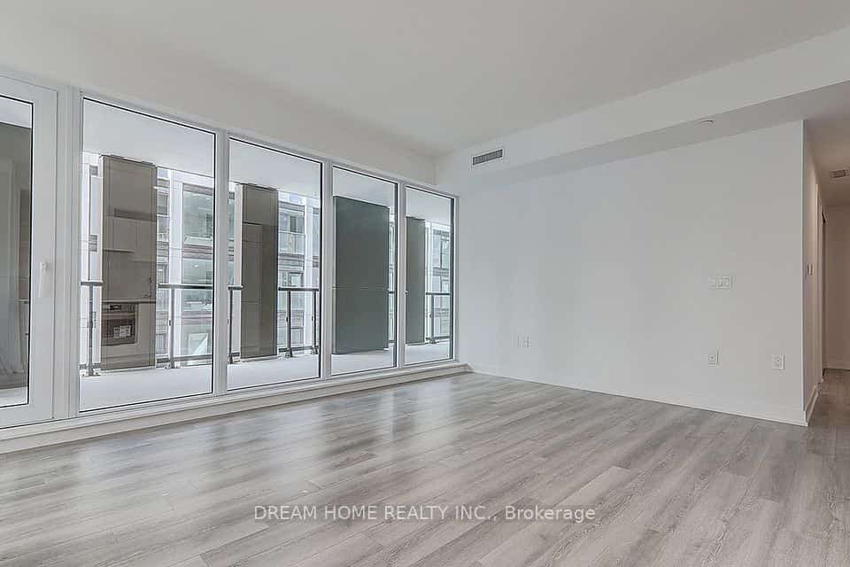 238 Simcoe Street #1608, Toronto, ON M5T 0B8