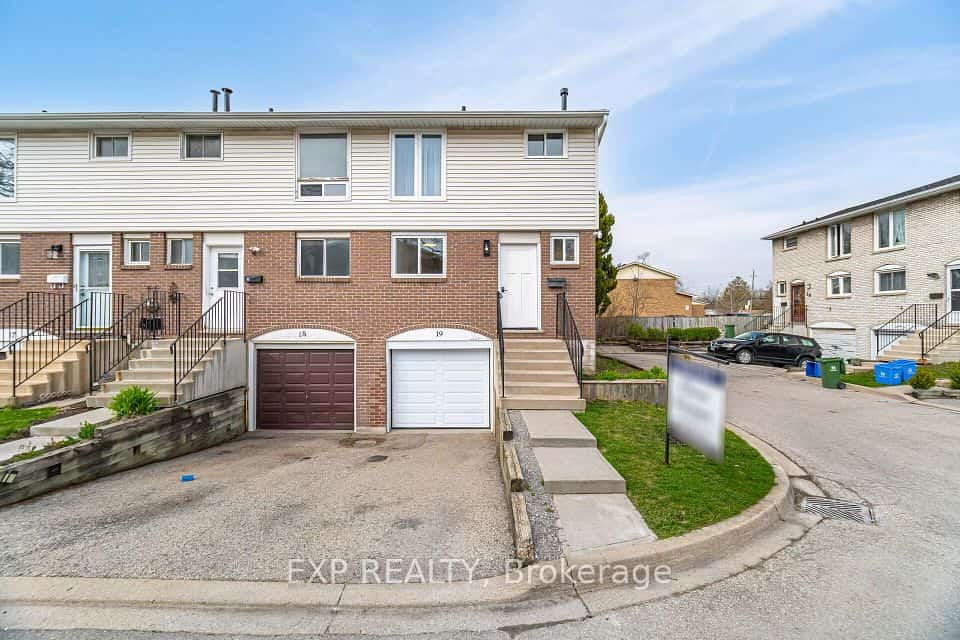 120 Quigley Road #19, Hamilton, ON L8K 6L4