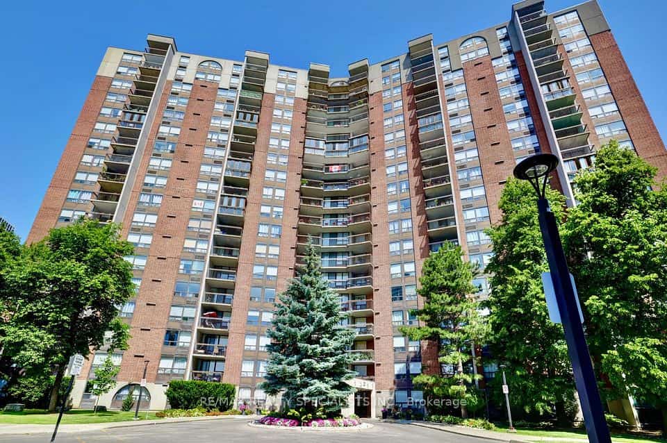 20 Mississauga Valley Boulevard #704, Mississauga, ON L5A 3S1