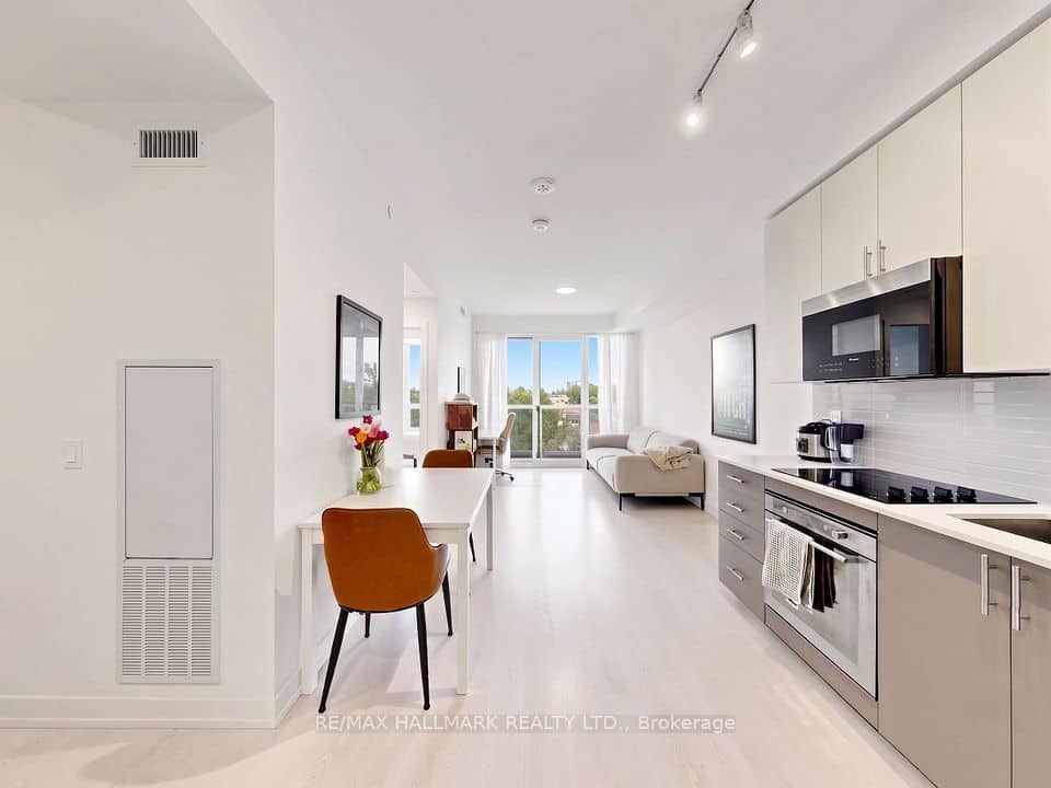 415 Main Street W, Hamilton
