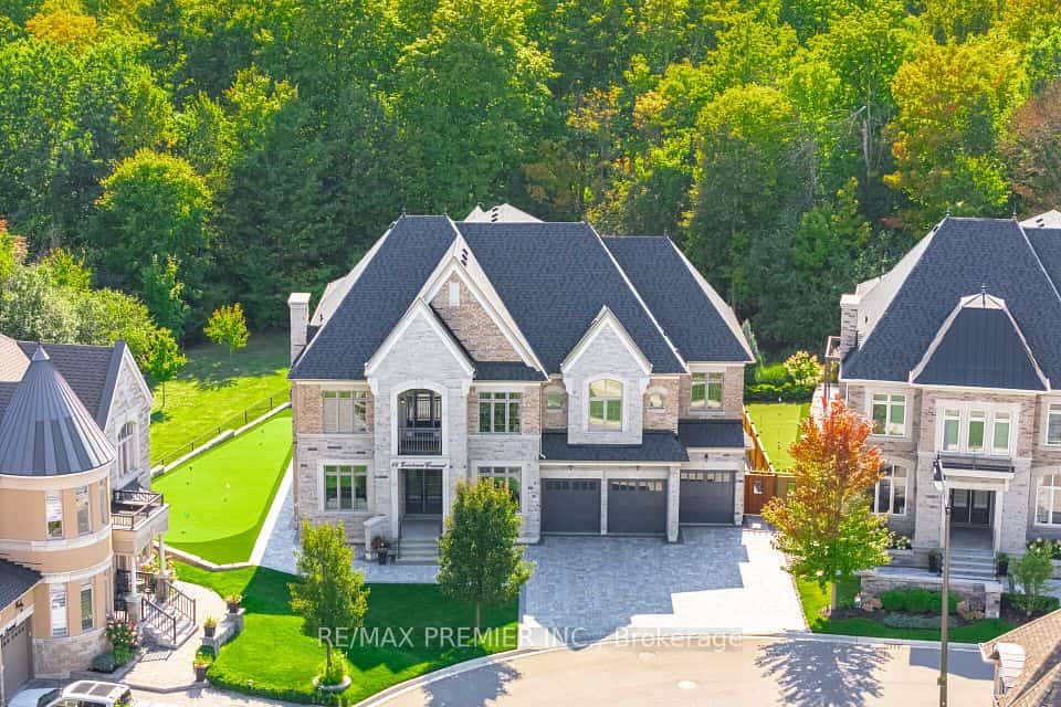 18 Erintown Crescent, Brampton, ON L6P 4H2
