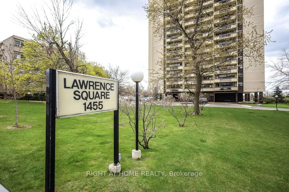1455 Lawrence Avenue W #207, Toronto, ON M6L 1B1