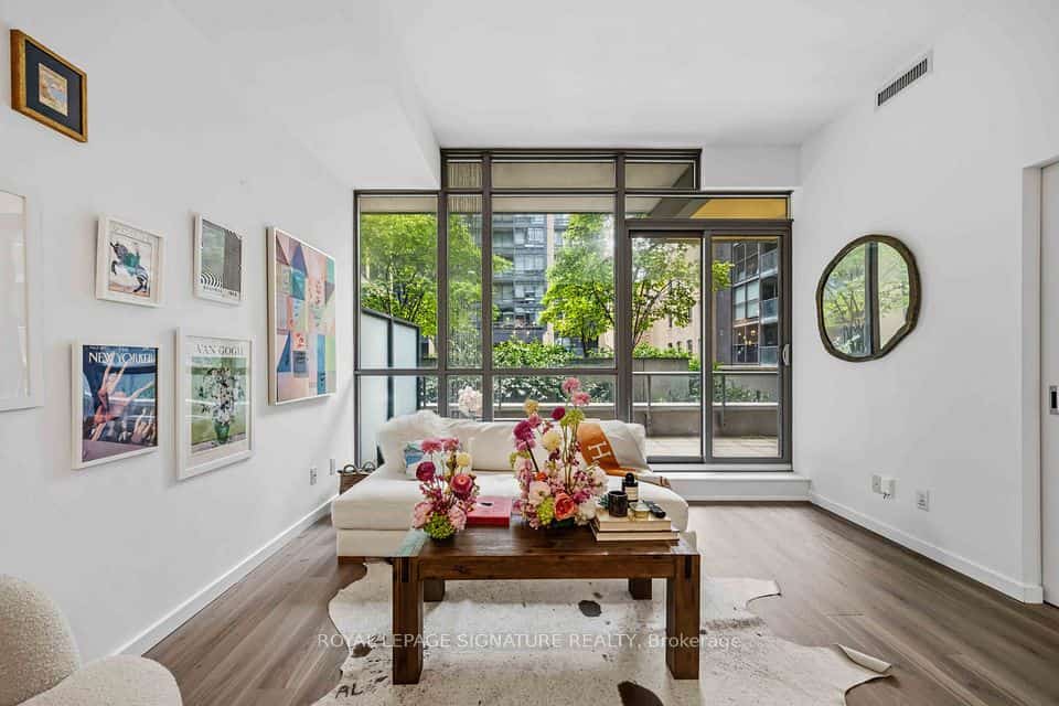 8 Charlotte Street #202, Toronto, ON M5V 0K4