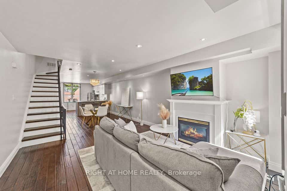 12 Sudbury Street #2608, Toronto, ON M6J 3W7