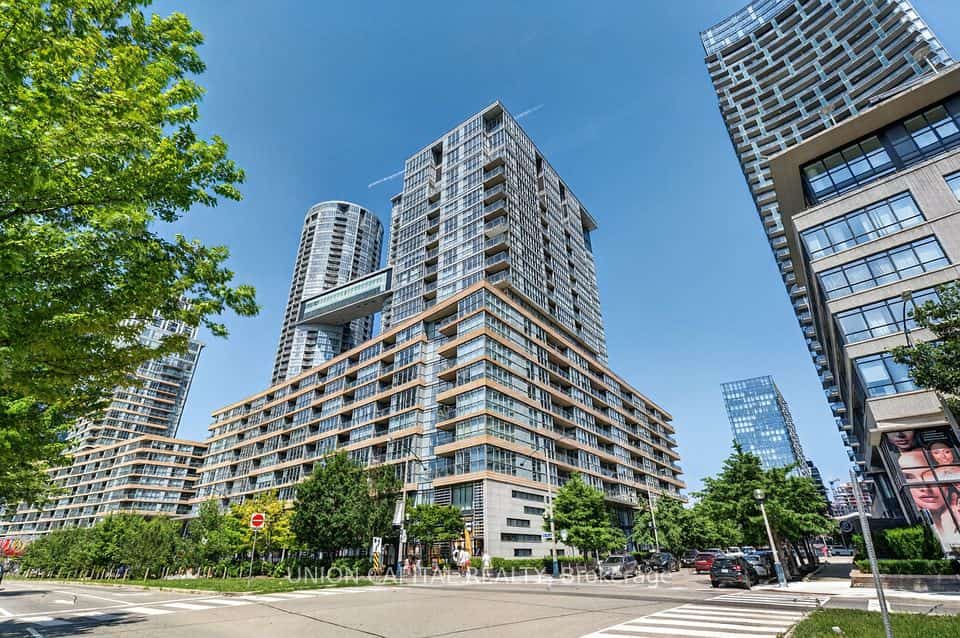 10 Capreol Court #551, Toronto, ON M5V 4B3