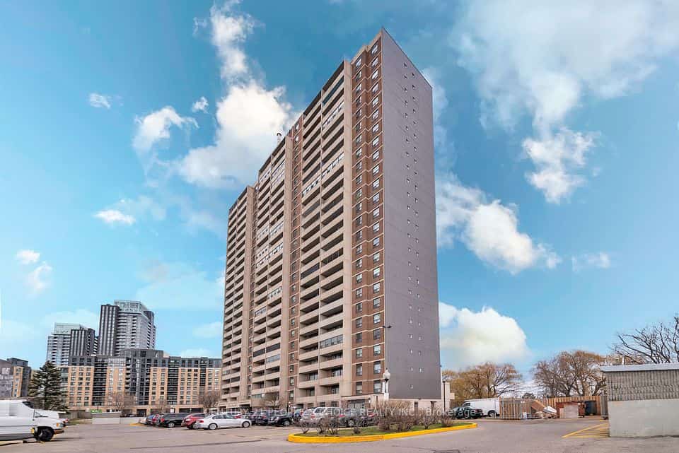 3390 Weston Road #902, Toronto, ON M9M 2X3