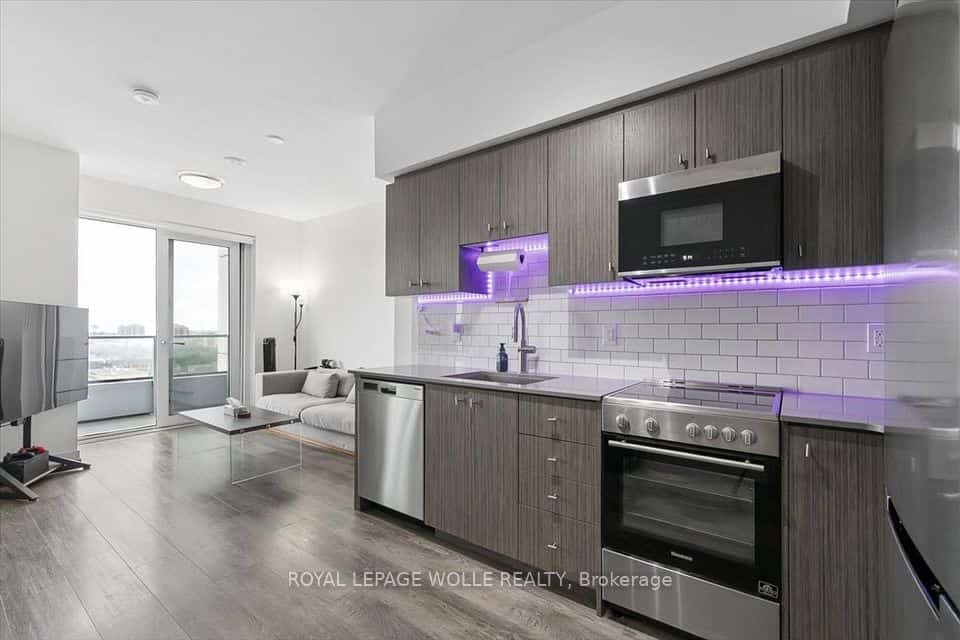 15 Wellington Street S #1204, Kitchener, ON N2G 0E4