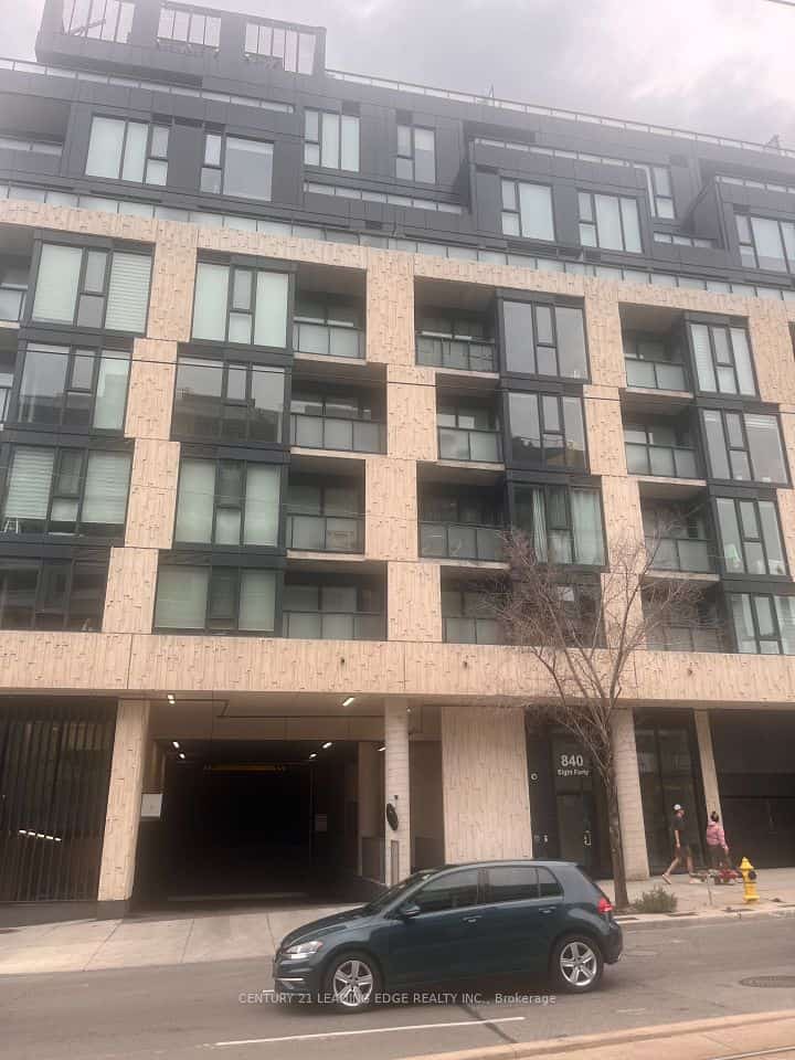 840 St Clair Avenue W #401, Toronto, ON M6C 0A4