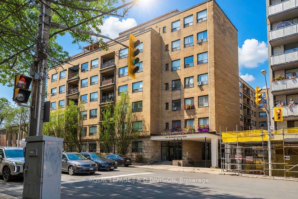 660 W Eglinton Avenue W #716, Toronto, ON M5N 1C3