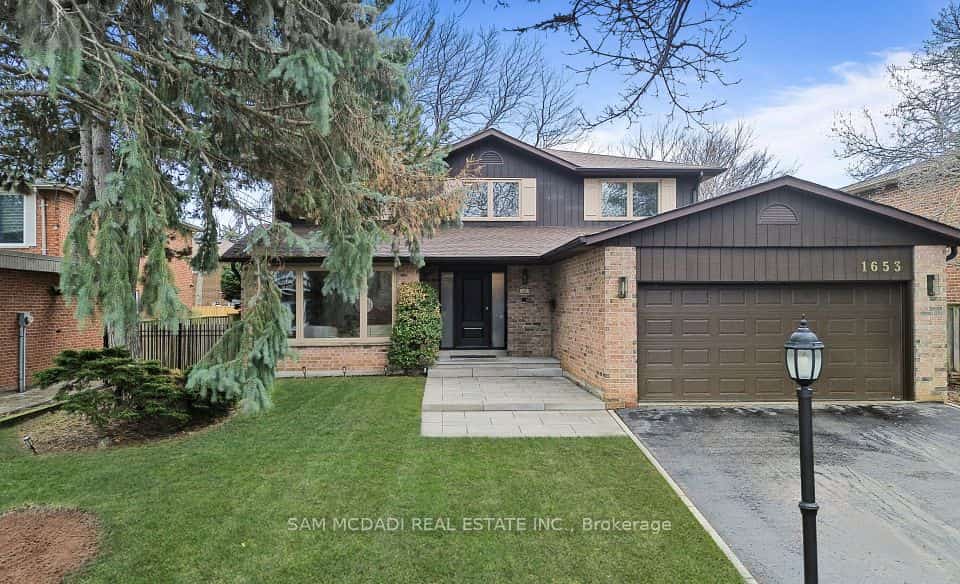 1653 Sherwood Forrest Circle, Mississauga, ON L5K 2G8