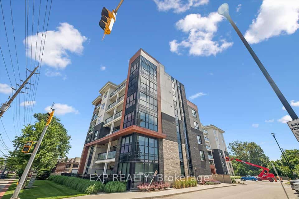 340 plains Road E, Burlington, ON L7T 0C2
