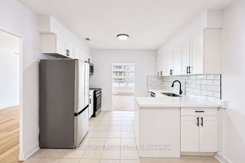 2500 Bathurst Street #307, Toronto, ON M6B 2Y8