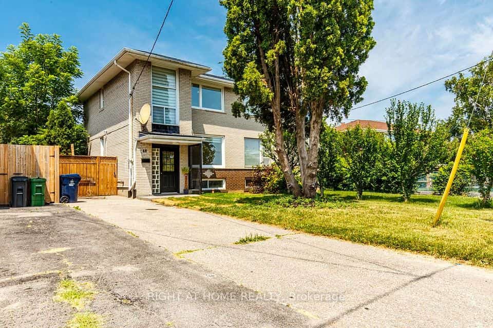 48 Daleside Crescent, Toronto, ON M4A 2H6