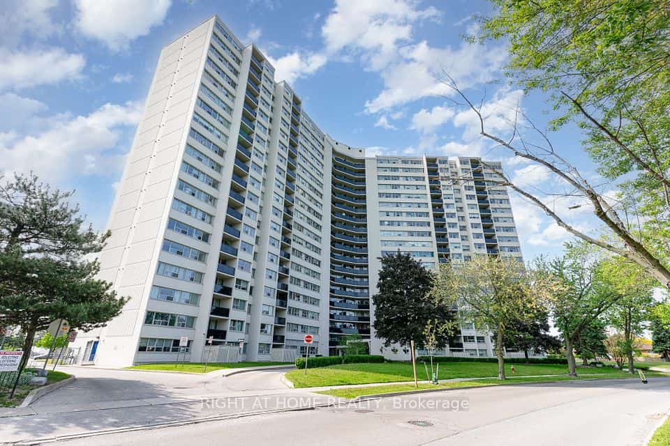 530 Lolita Gardens #505, Mississauga, ON L5A 3T2