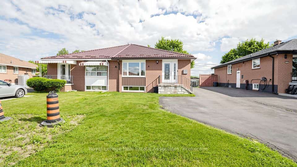 71 Addington Crescent, Brampton, ON L6T 2R4