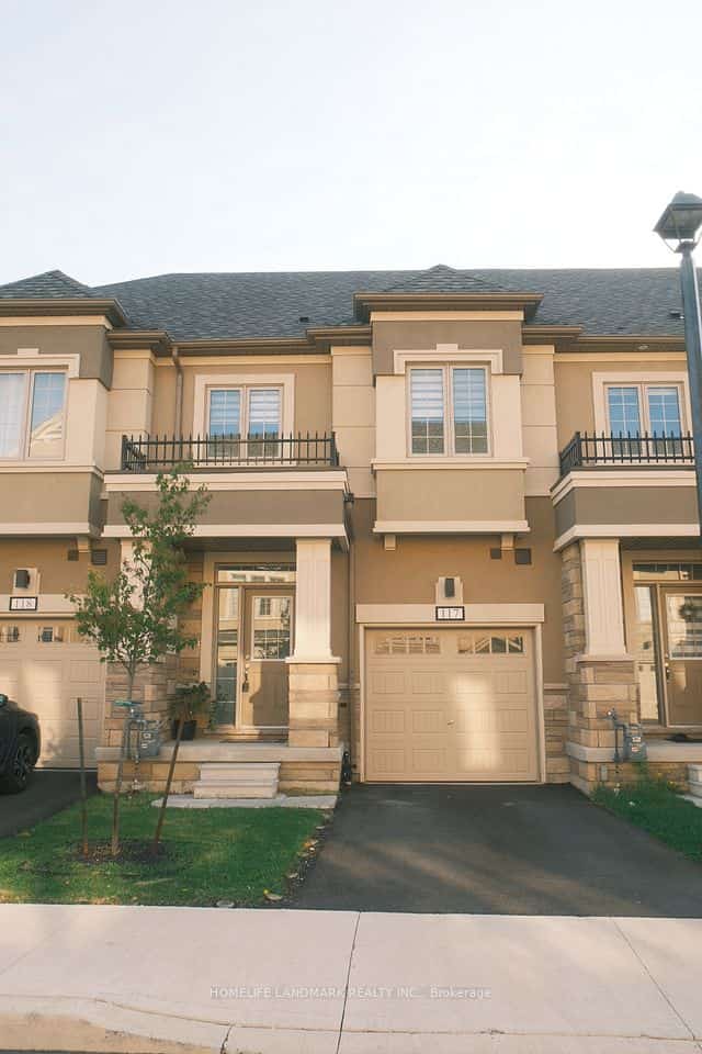 305 Garner Road W #117, Hamilton, ON L9G 3K9