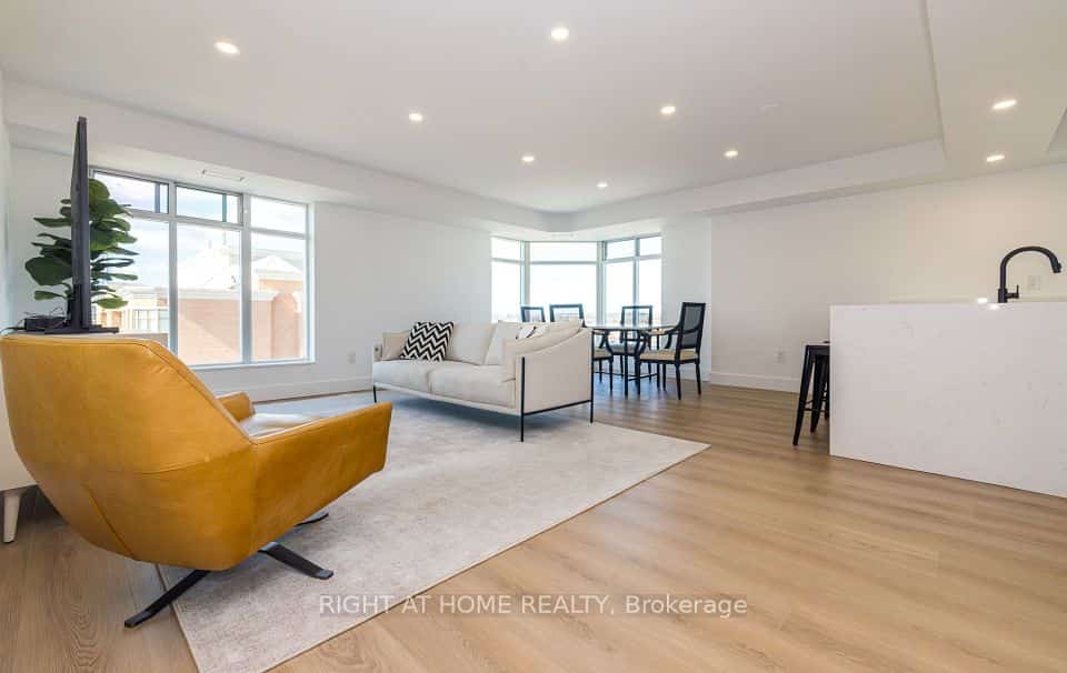 135 Pond Drive, Markham, ON L3T 7V6